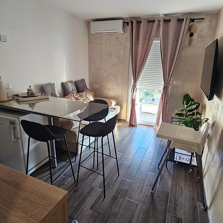 Apartment Natalia Valbandon Esterno foto