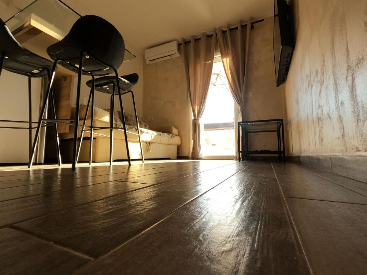 Apartment Natalia Valbandon Esterno foto