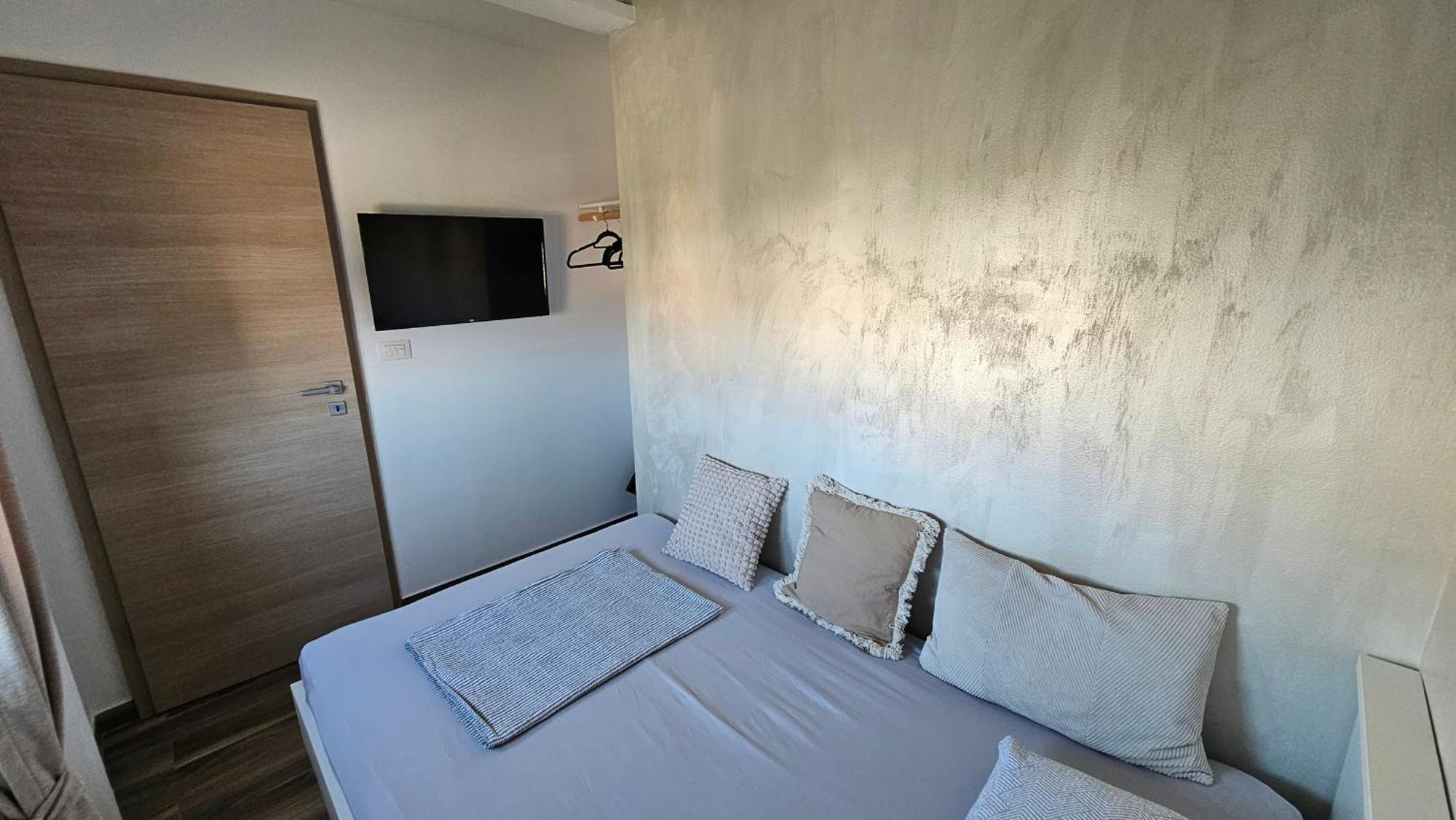 Apartment Natalia Valbandon Esterno foto